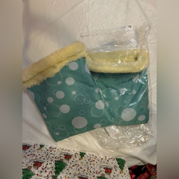 Reserved two peach houses, and one blue house - Picture 2 of 11